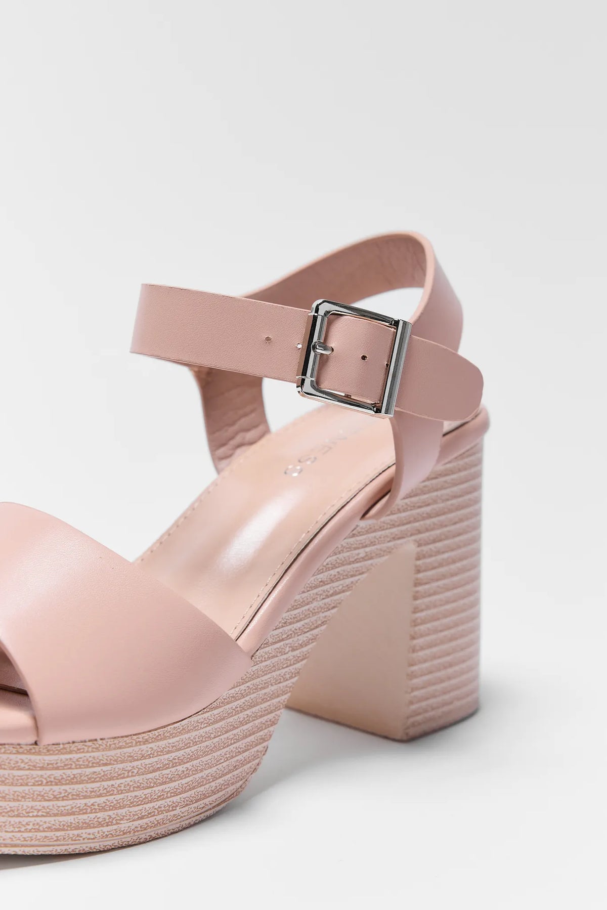 Bethany Nude Platform Heels - Close-Up Buckle and Textured Block Heel Detail | Avara