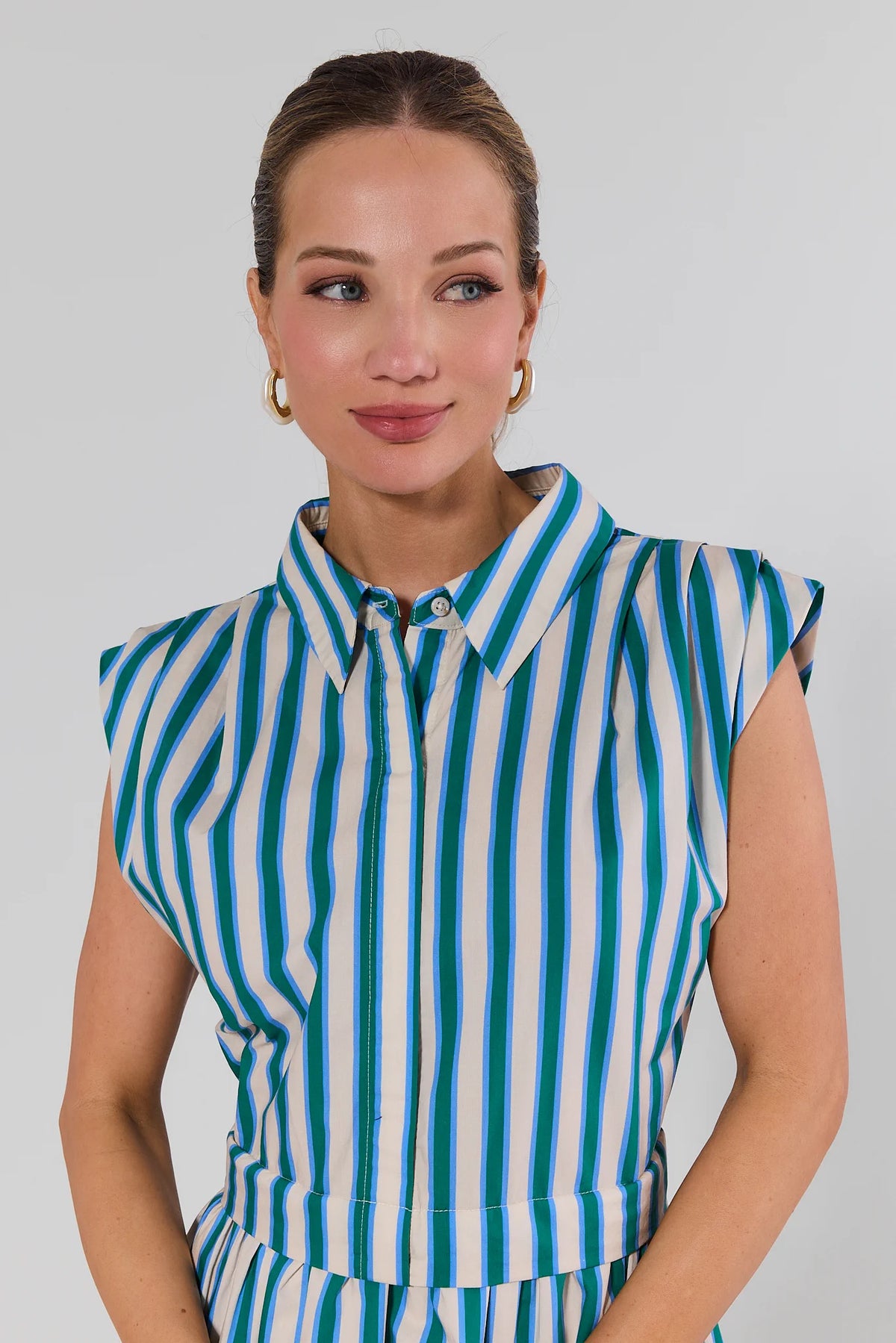 Evie Green Striped Short Dress - Collar Neckline Close-Up Detail | Avara