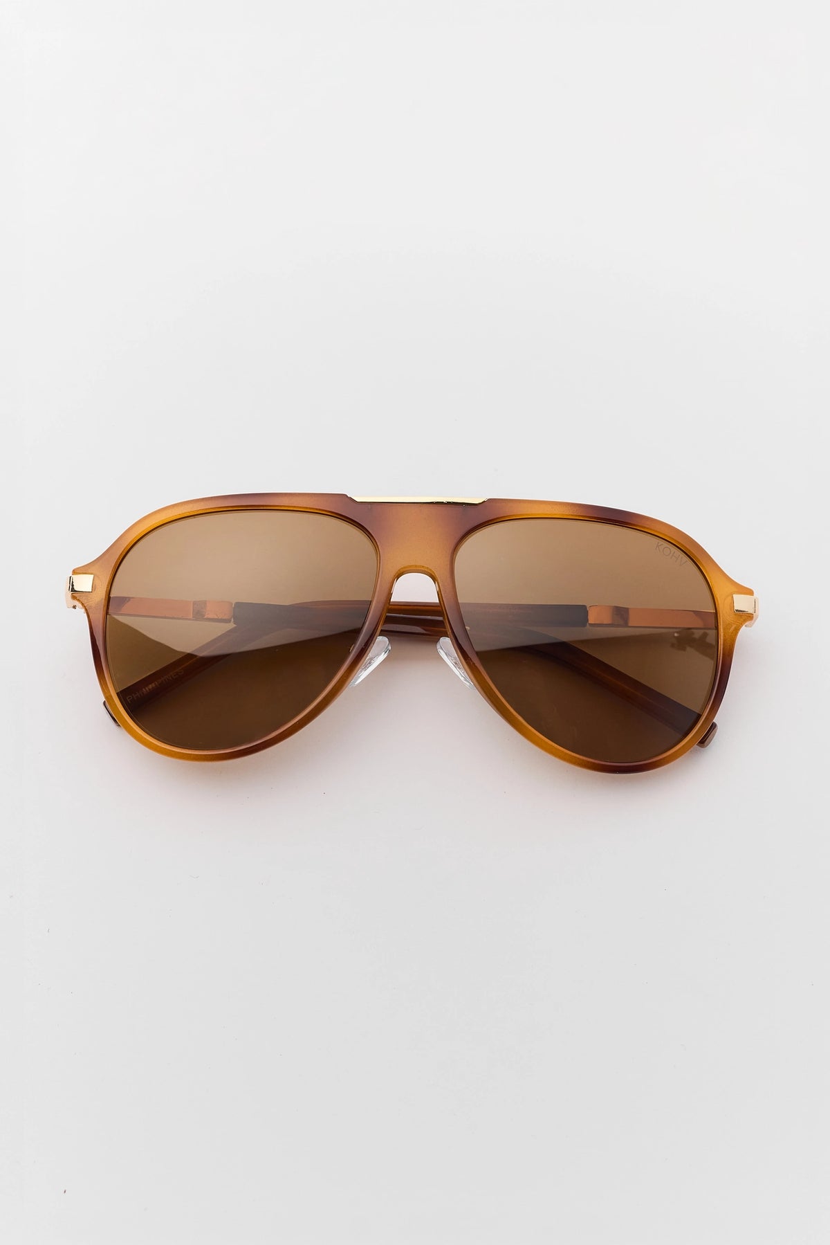 Tortoise Polarized Aviator Sunglasses with Gold Hardware - Flat Lay | Avara
