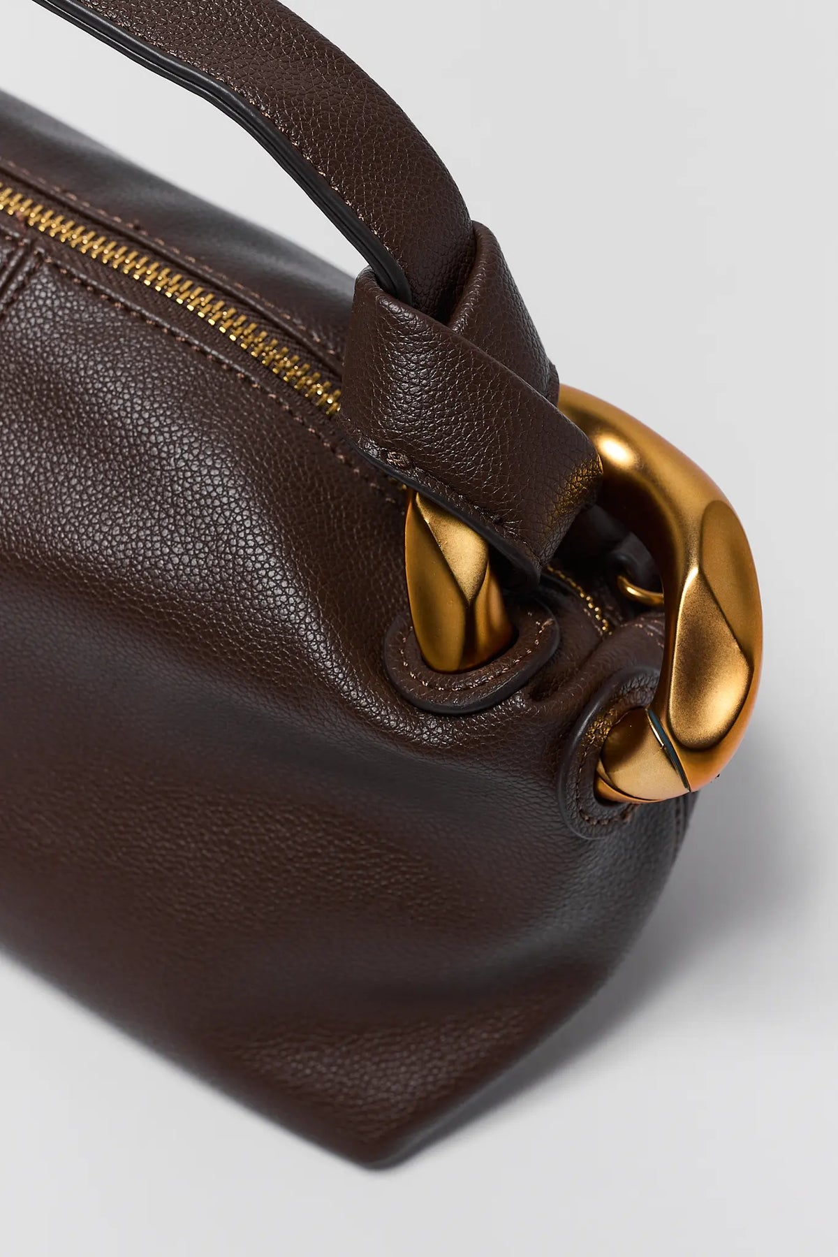 Brown Baguette Bag - Gold Link Handle Hardware Close-Up Detail | Avara
