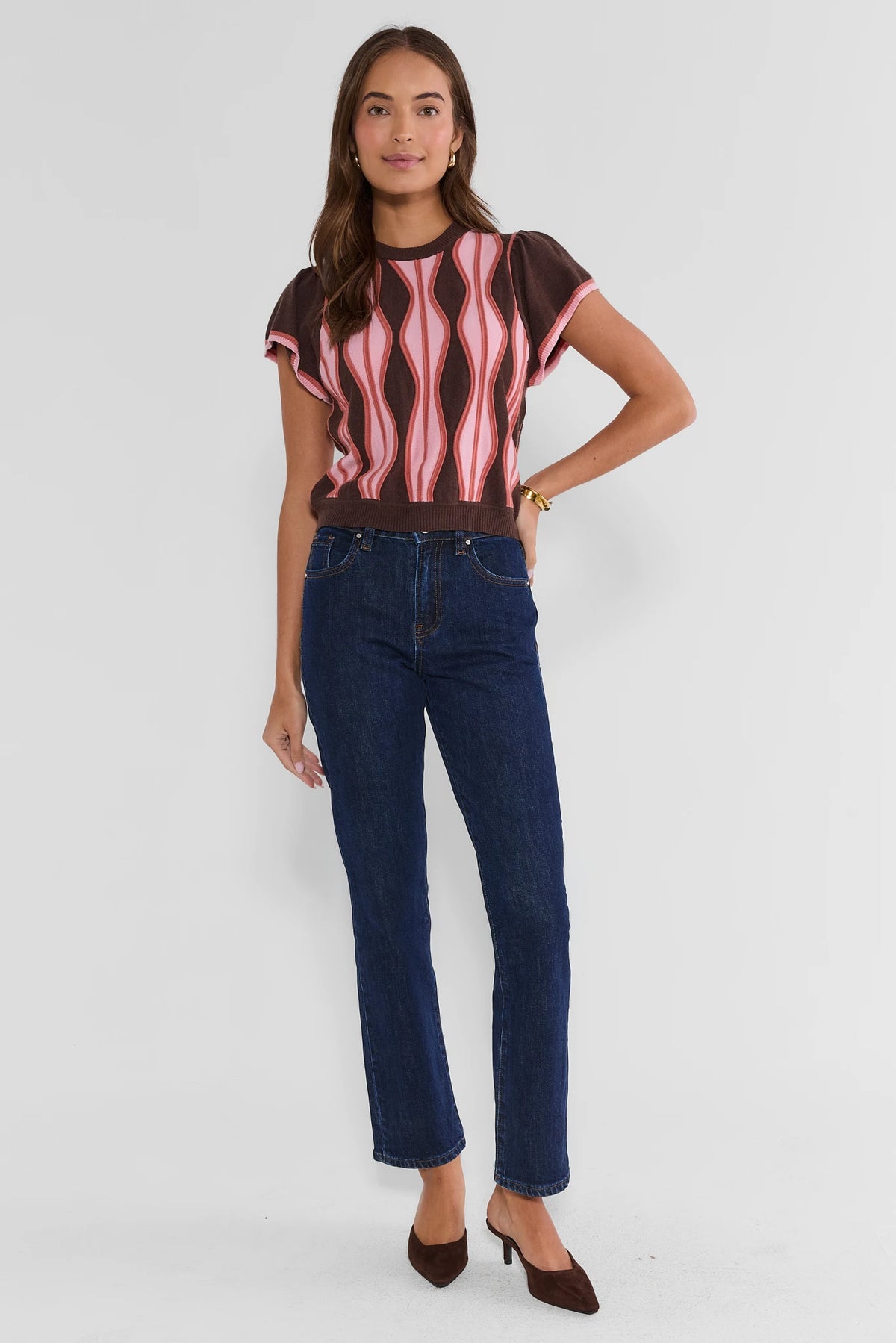 Brown Wave Print Crop Sweater Styled with Dark Wash Jeans - Full Length Front | Avara