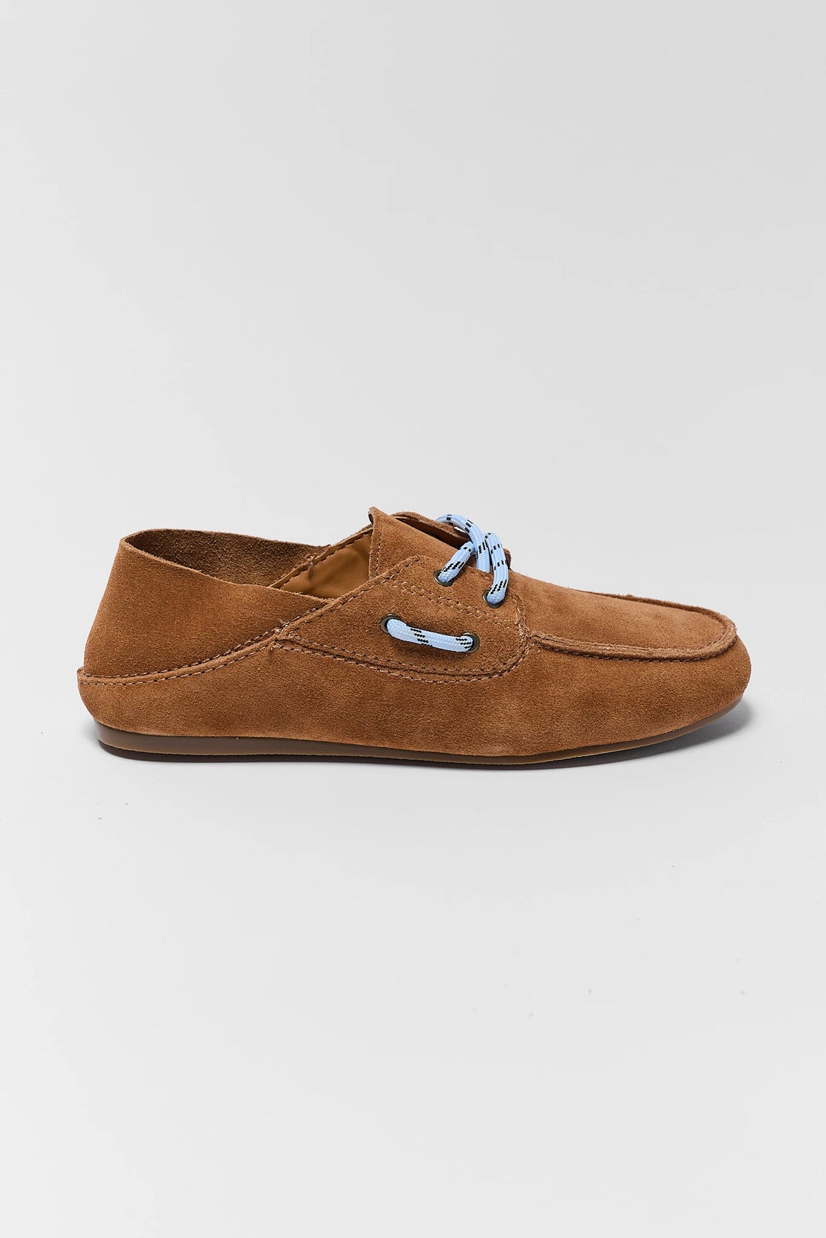Light brown suede boat shoe with blue paracord laces and gum sole - Side Profile | Avara
