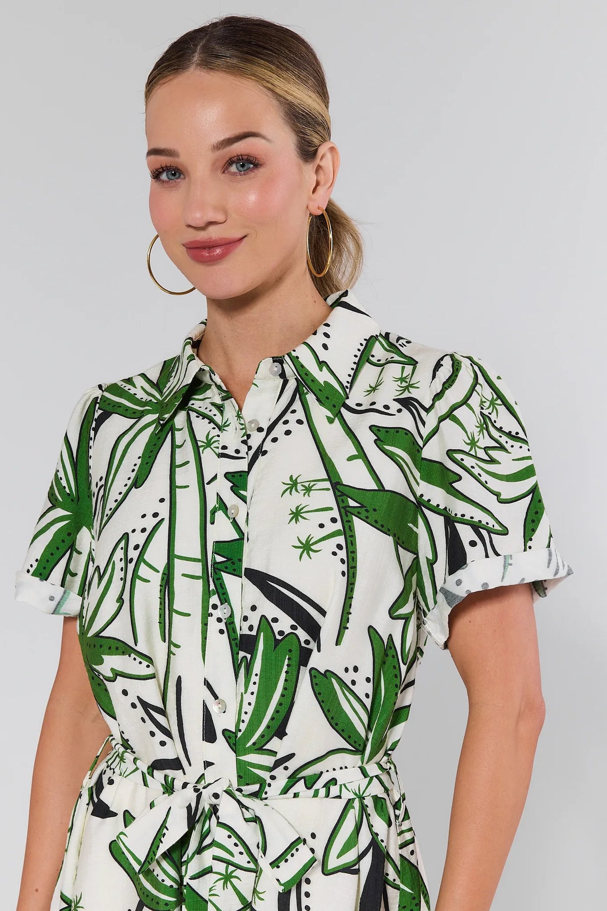 Portia Green Palm Print Short Dress - Close-Up Collar & Button Detail | Avara