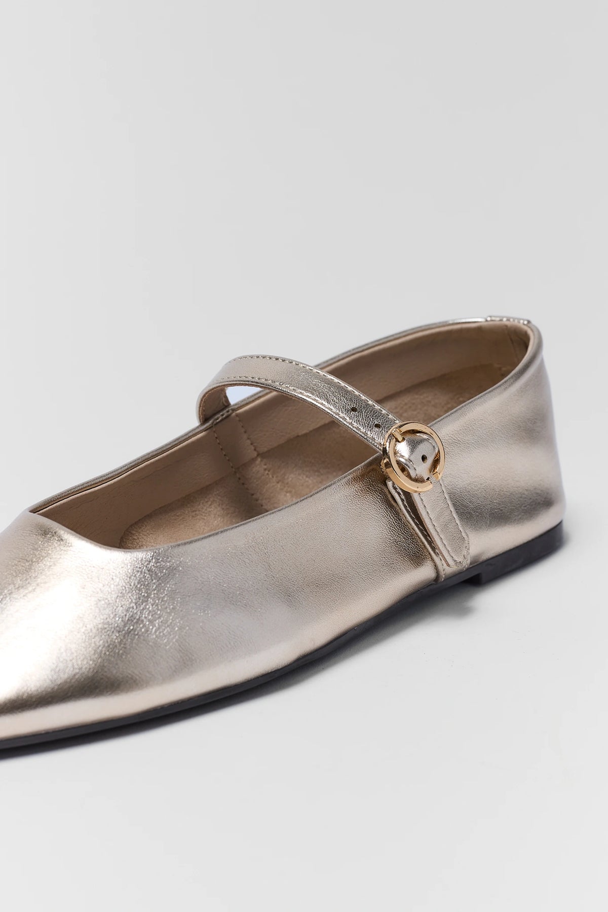 Gold metallic ballet flat - Gold Buckle Strap Close-Up Detail | Avara