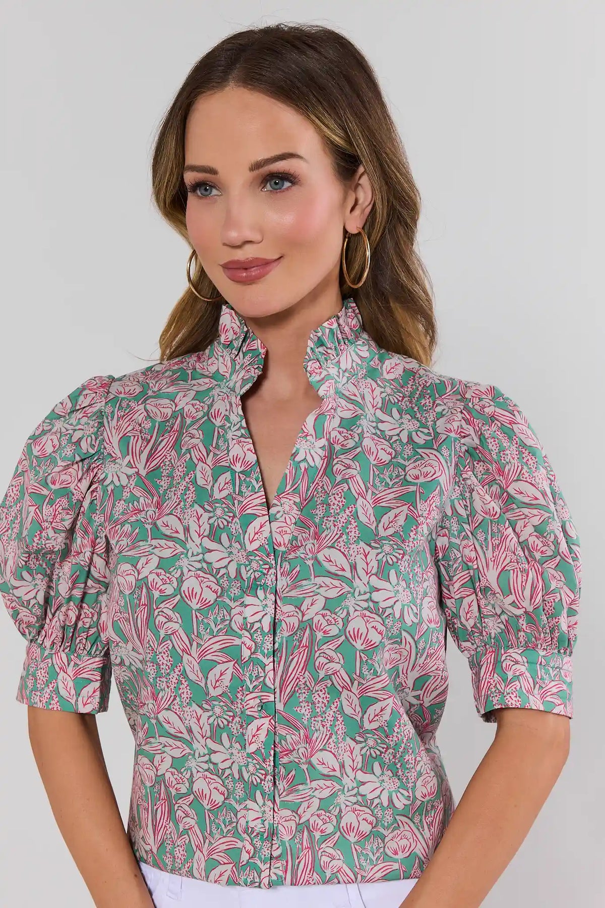 Green floral puff sleeve top close-up showing ruffle collar and button-up detail - Close-Up | Avara