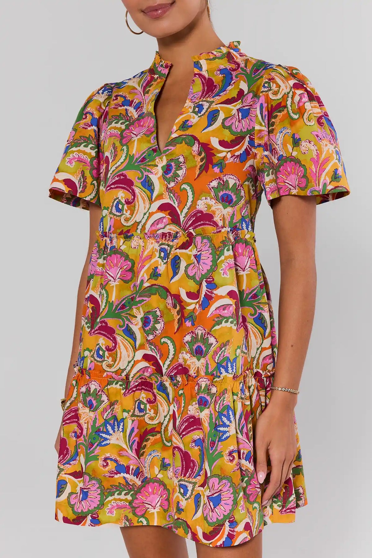 Evan Multi Paisley Printed Short Dress - Close-Up Detail of Ruffled Band Collar & V-Neckline | Avara