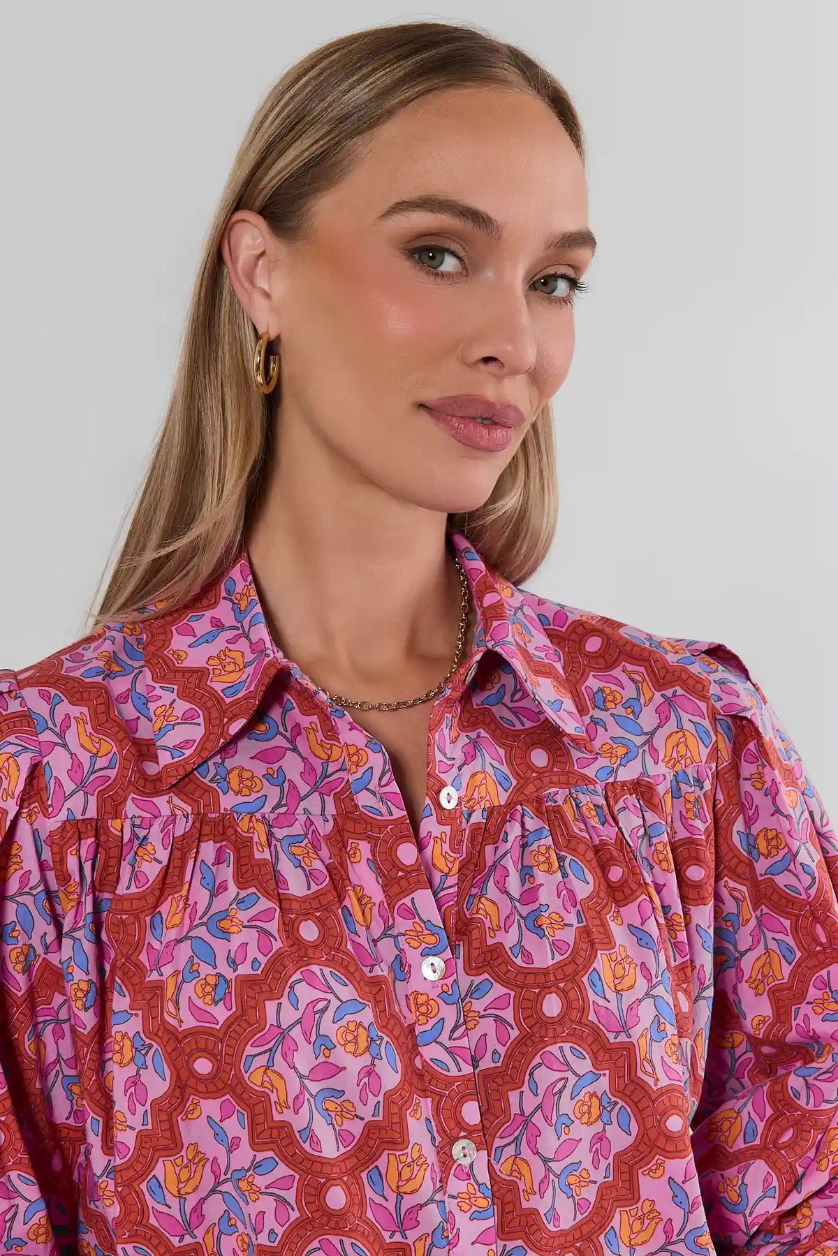 Pink Floral Print Top - Collar & Button-Front Close-Up Detail | Avara