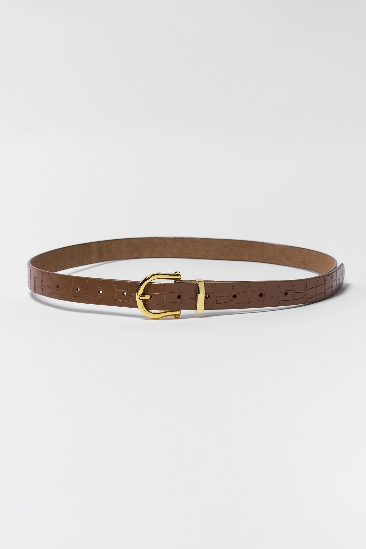 Tan Faux Alligator Leather Belt - Front View Laid Flat with Gold Horseshoe Buckle | Avara